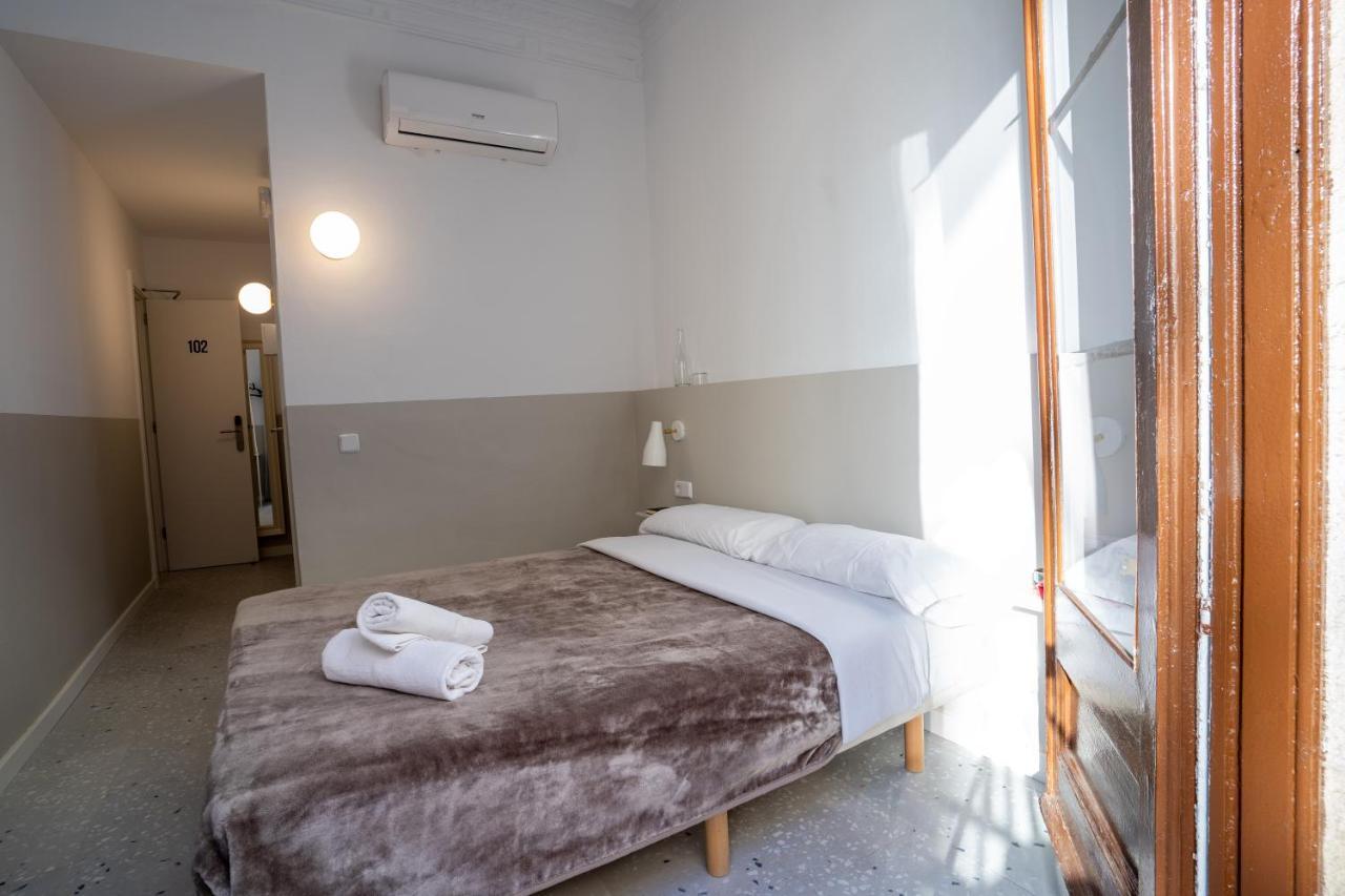 ברצלונה Hostal Hera מראה חיצוני תמונה