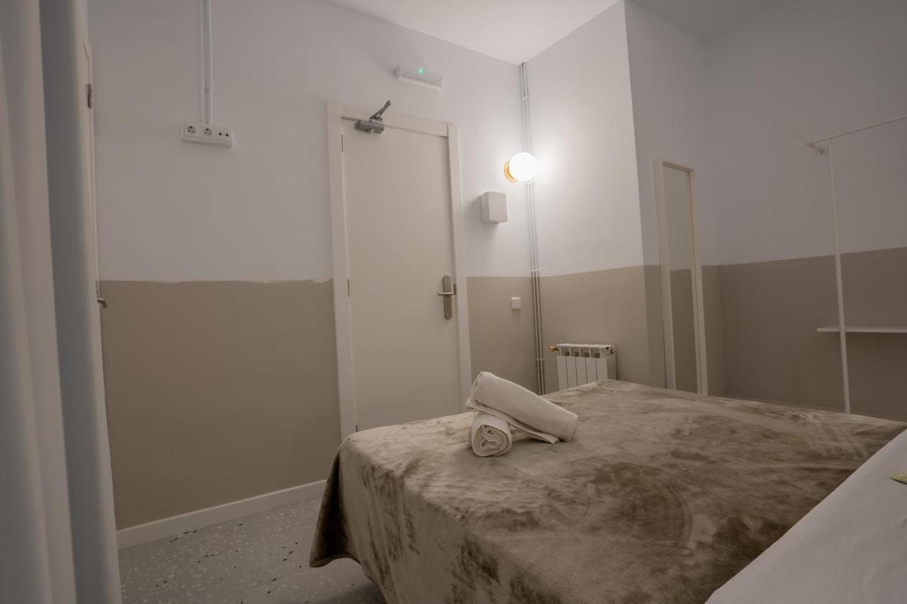 ברצלונה Hostal Hera מראה חיצוני תמונה