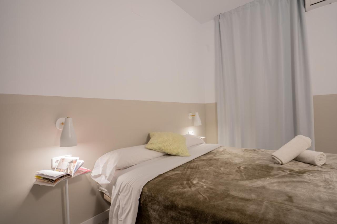 ברצלונה Hostal Hera מראה חיצוני תמונה