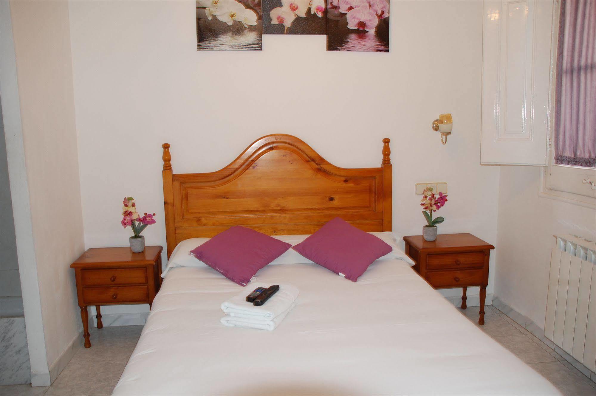 ברצלונה Hostal Hera מראה חיצוני תמונה