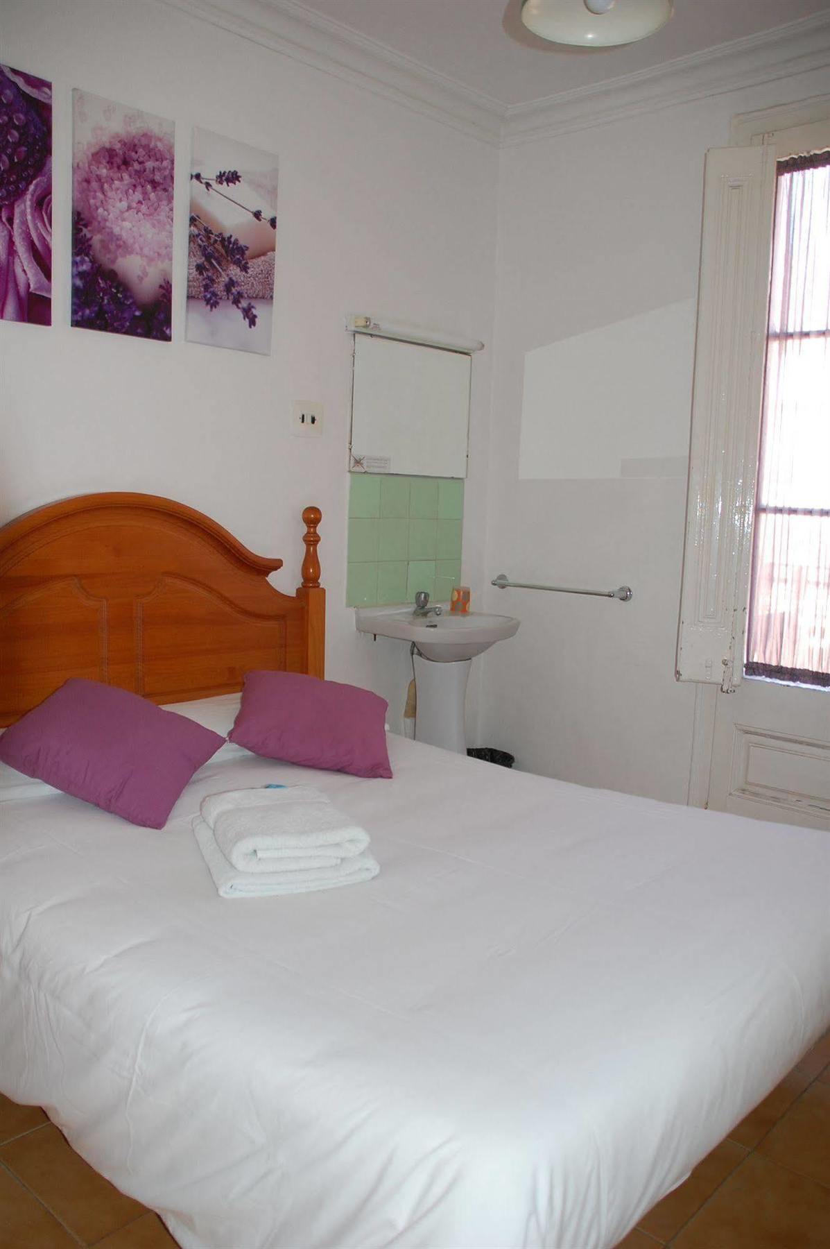 ברצלונה Hostal Hera מראה חיצוני תמונה